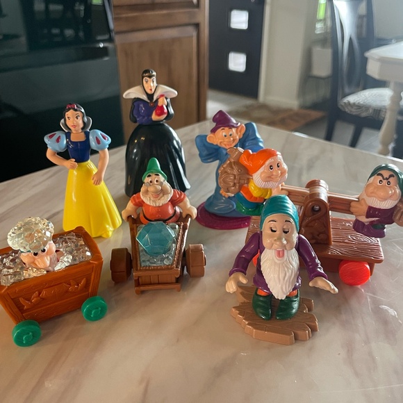 Disney Other - SET OF 7 DISNEY SNOW WHITE AND THE SEVEN DRAWFS PLASTIC FIGURINES